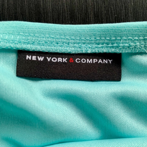 New York & Co. Sequined Halter V-neck NWOT - Picture 6 of 6